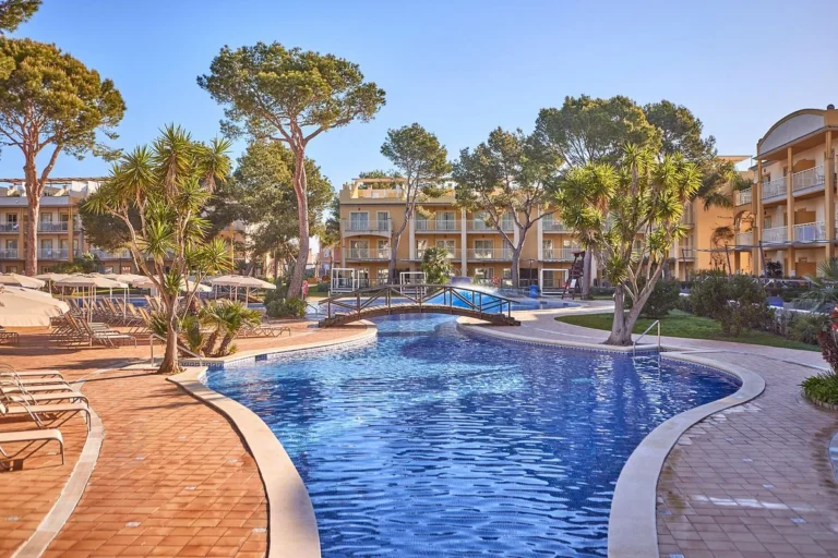 Common Eco Hotels Booking Mistakes: An Auditor’s Guide