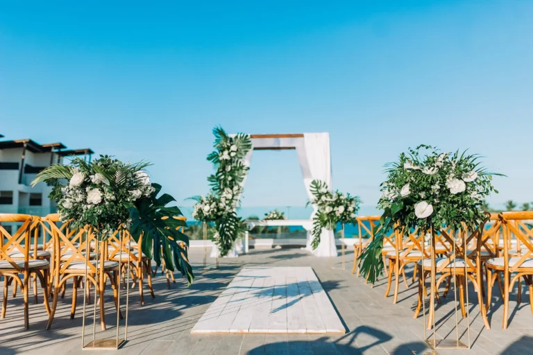 How to Plan Eco Hotels Weddings on a Budget: Expert Guide
